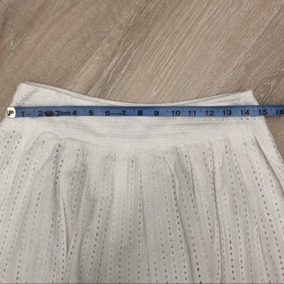 Liz Claiborne Vintage Eyelet White Skirt size 6P - Picture 8 of 11